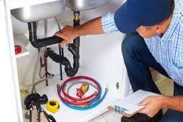 فني صحي شاطر بالكويت لحل جميع مشاكل السباكة